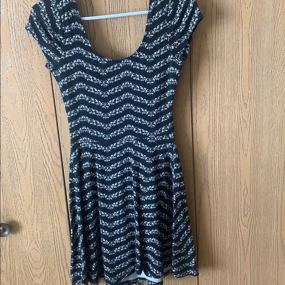 Black skater dress - Picture 1 of 3